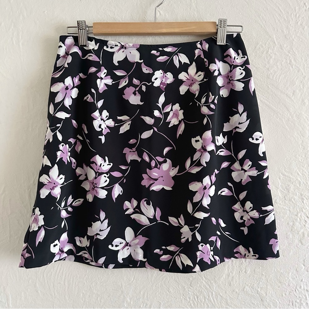 ⚡️10$ sale⚡️ Vintage 90s Black & Purple Floral Print Mini Skirt Size 9/10